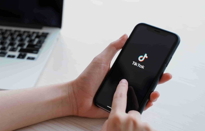 美国副总统哈里斯入驻TikTok，5天内涨粉320万！